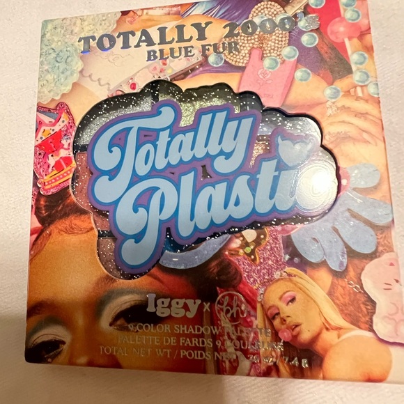 BH Cosmetics X Iggy Azalea Totally 2000's 9 Color Shadow Palette in Blue Fur - Picture 4 of 7